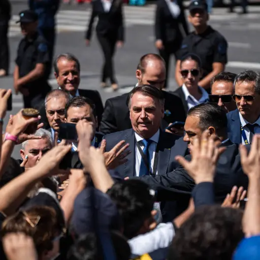Bolsonaro recibe el alta hospitalaria este viernes dos semanas después tras concederle el arresto domiciliario