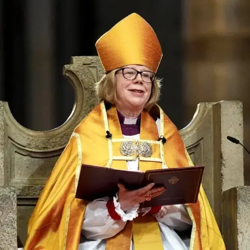 Sarah Mullally asume como arzobispa de Canterbury con llamado a reconocer fallos en la Iglesia