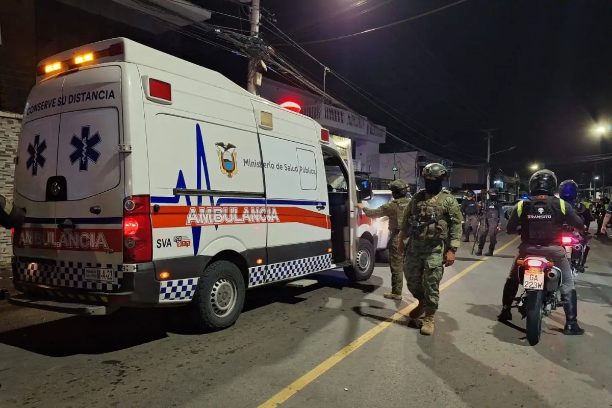 Los heridos fueron auxiliados por parmédicos y llevados a un hospital., El Diario