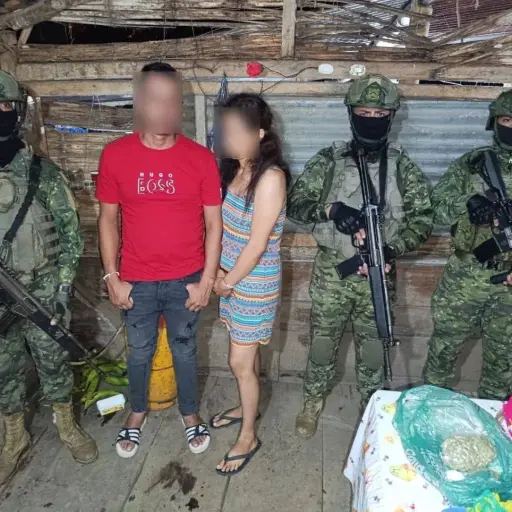 Operativo militar en El Carmen terminó con dos detenidos y droga incautada en una vivienda