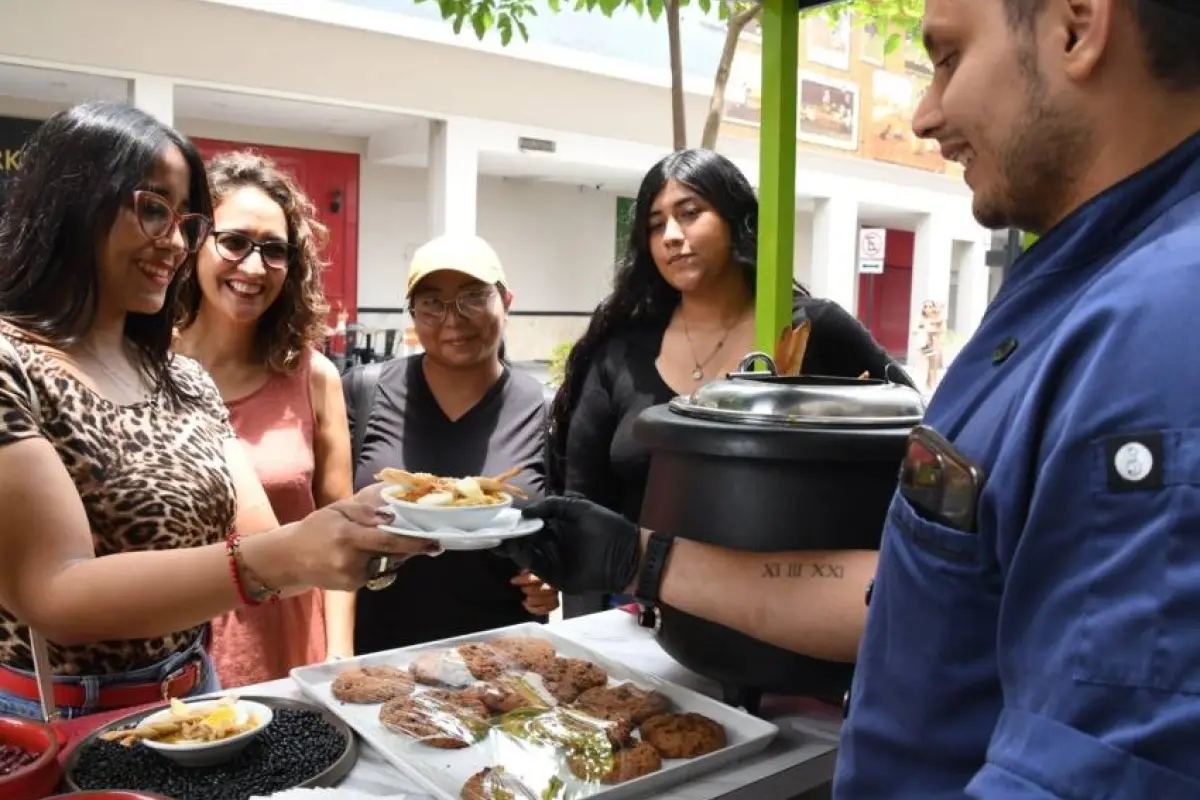 La Fanesca impulsa turismo y economía en la calle Panamá d, Municipio de Guayaquil