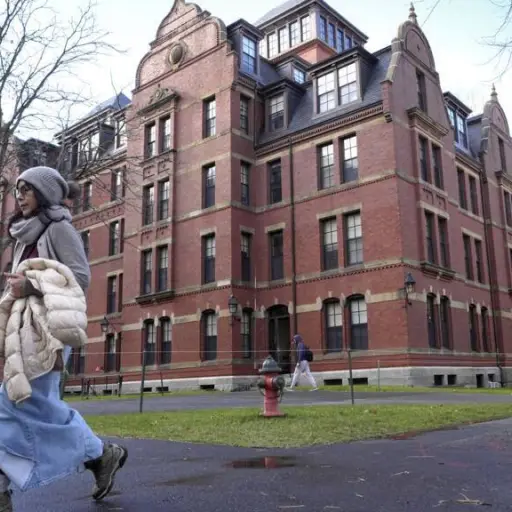 La Administración Trump demanda a la Universidad de Harvard por “antisemitismo”