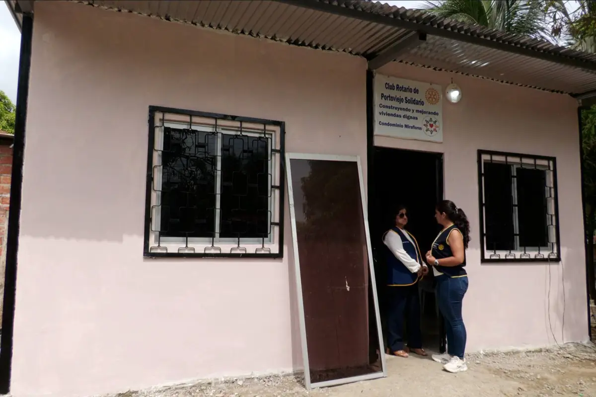 Club Rotario Portoviejo Solidario entrega vivienda a familia vulnerable en Picoazá