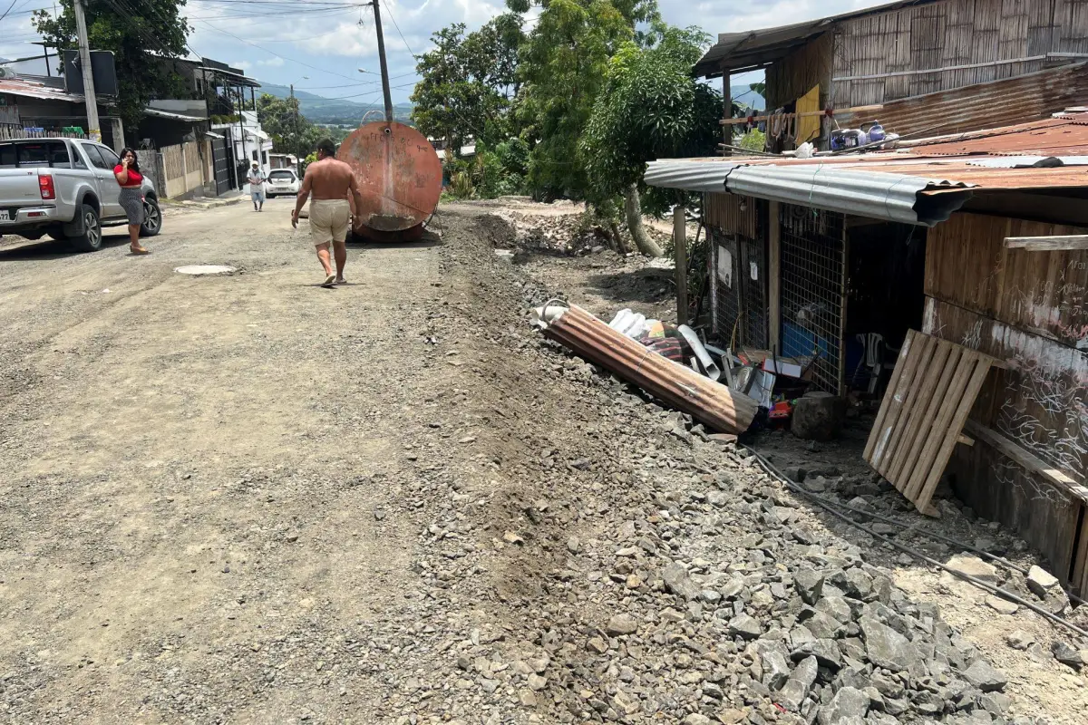 El municipio realizó trabajos paliativos, mientras las casas siguen en zona de riesgo., El Diario