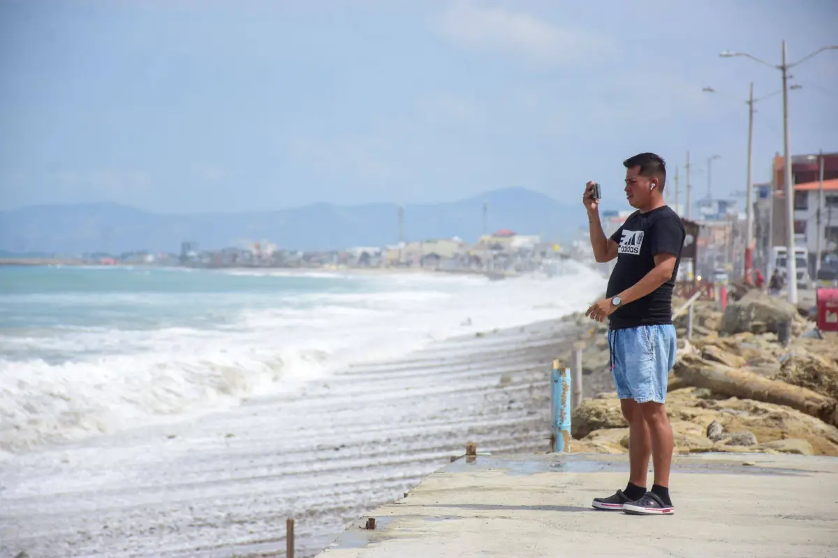 Disminución de playas en Crucita repercute en turismo y bienes raíces, producción El Diario