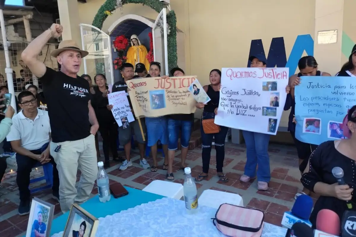 Familiares exigen la búsqueda de los 16 pescadores desaparecidos en altamar, La Marea