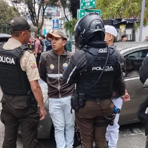 Sujetos “disfrazados” con chompas de la Policía Judicial (PJ) intentaron secuestrar a una mujer 