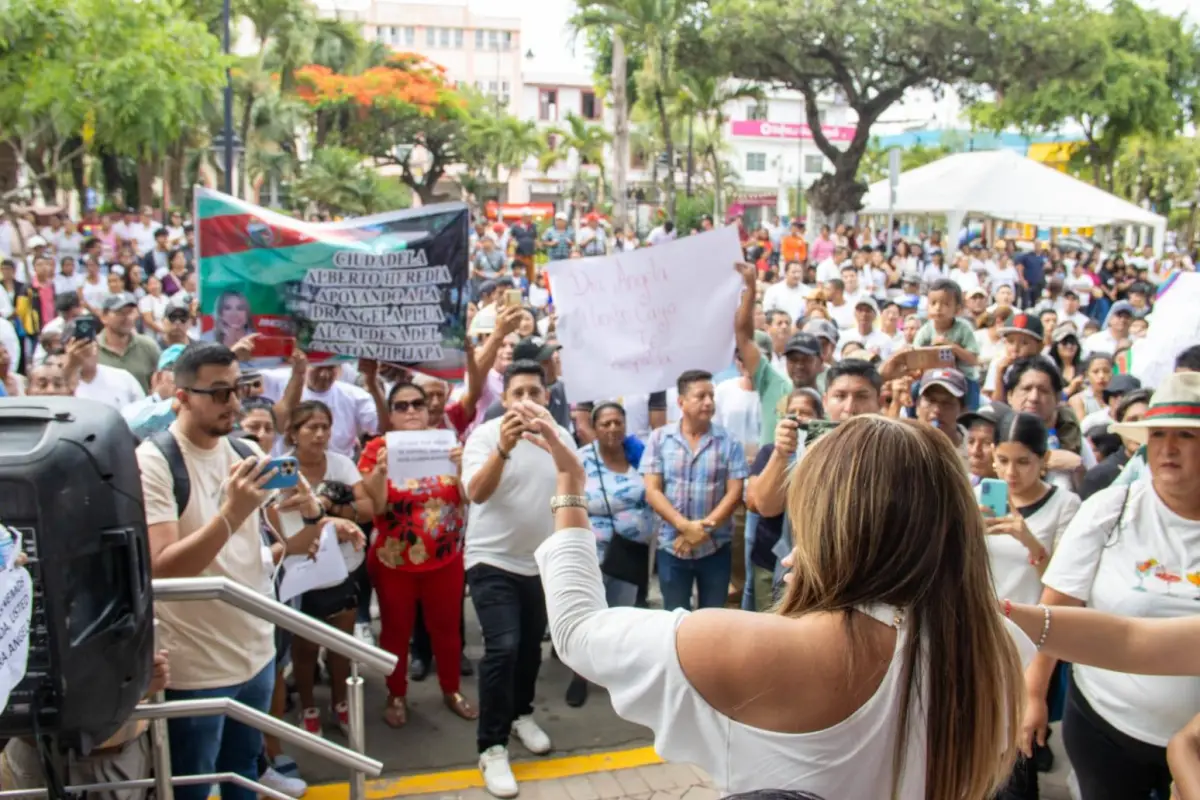 La alcaldesa Ángela Plúa cumple actividades normales, mientras espera la resolución del TCE., Cortesía.