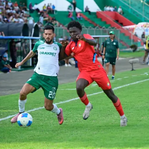 Liga de Portoviejo vence 2-1 a El Nacional con gol agónico en el Reales Tamarindos