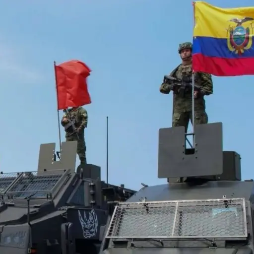 “La cúpula militar se mantiene”: Las Fuerzas Armadas aclaran que la baja de cinco oficiales de alto rango responde a procesos administrativos