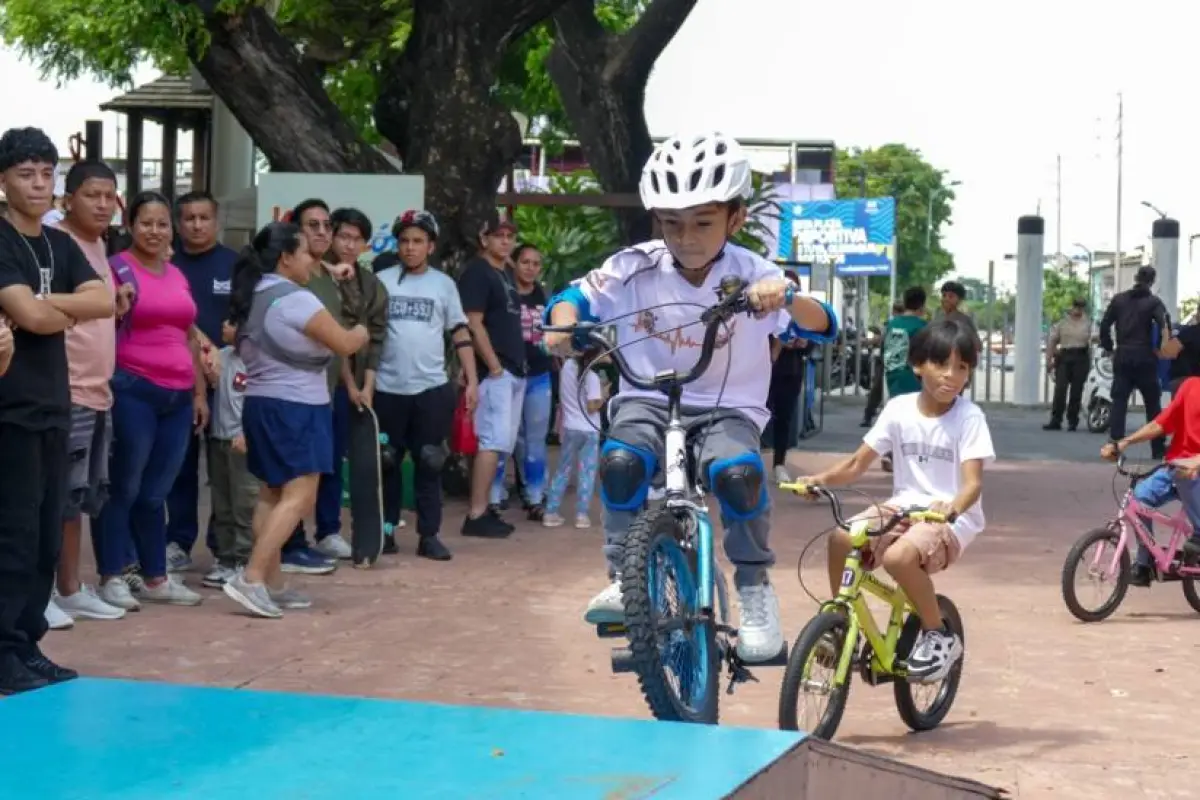 Programa deportivo gratuito beneficia a niños y jóvenes de sectores populares en Guayaquil