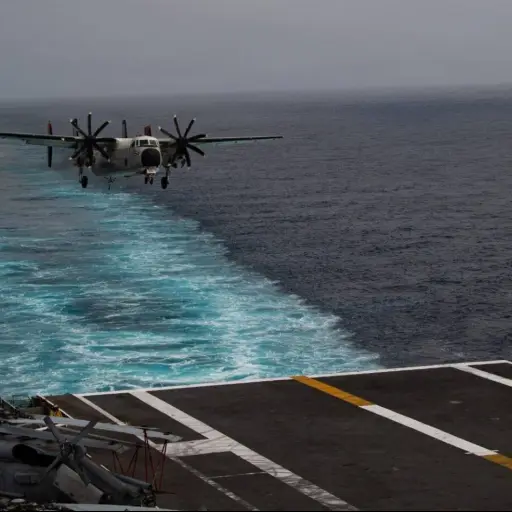 Ecuador participa en maniobras navales junto al portaaviones nuclear USS Nimitz en Panamá