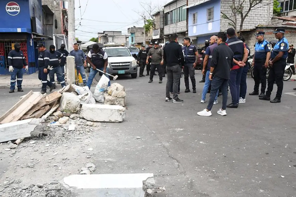 Intervención interinstitucional restablece la movilidad en zona crítica, Municipio de Guayaquil