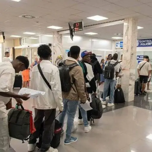 ¿Quiénes podrán beneficiarse del histórico proceso de regularización en España este 2026?