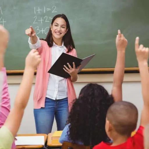 Docentes ecuatorianos pueden trabajar en EE.UU. con sueldos de hasta 70 mil dólares
