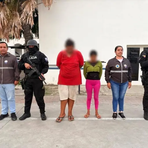 Policía aprehende a dos ciudadanos por presunta trata de personas con fines de mendicidad en Manta