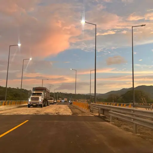 Habilitan uno de los dos puentes que se construye en el sitio Quimís 