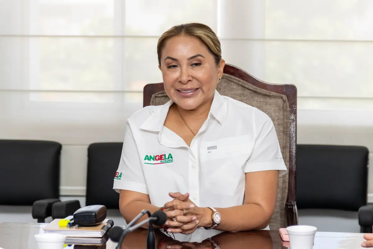 Ángela Plúa