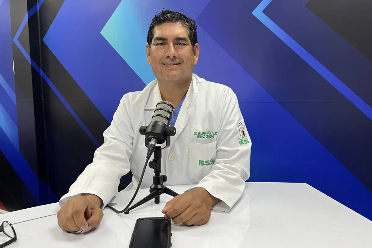 Wilson Puga, jefe del departamento de cirugía del hospital del IESS de Portoviejo, busca la presidencia del Colegio de Médicos de Manabí por la lista 2., El Diario.