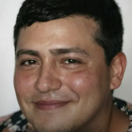 Acribillan a un joven de 27 años dentro de su vehículo en Tosagua