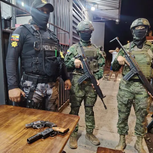 Desmantelan amenaza armada en Rocafuerte tras operativo sorpresa