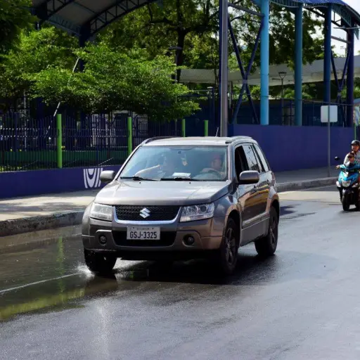 “La gente pasa con la nariz tapada”: Malestar en la calle Coronel Sabando de Portoviejo por constantes reboses de aguas servidas