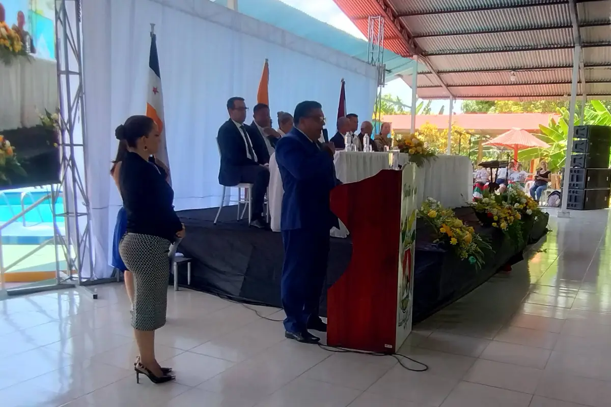 La sesión solemne por los 142 años de cantonización de Santa Ana, Miguel Cedeño