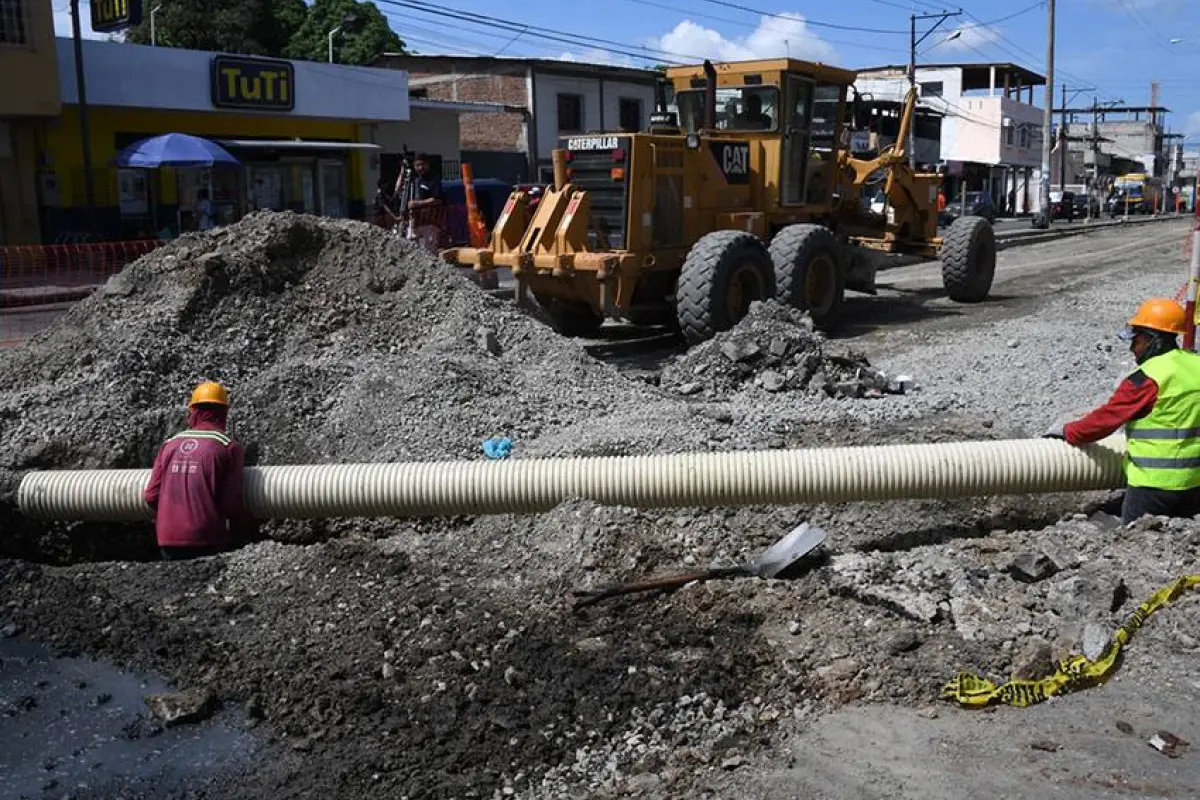 Avanza la reconstrucción de la av. Assad Bucaram en el Suburbio de Guayaquil, Municipio de Guayaquil