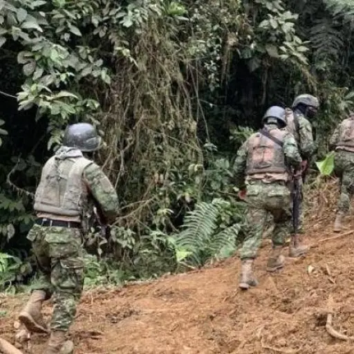 Gobierno de Colombia anuncia despliegue militar y policial en frontera con Ecuador