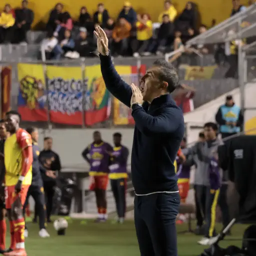 Cristhian Noboa descarta cambio del técnico Vicente Sánchez en Emelec pese a mal arranque