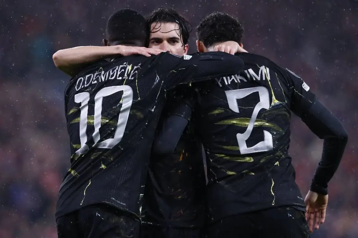 Jugadores del PSG celebrando el gol de Ousmane Dembelé en el estadio de Anfield ante el Liverpool., Foto: X PSG