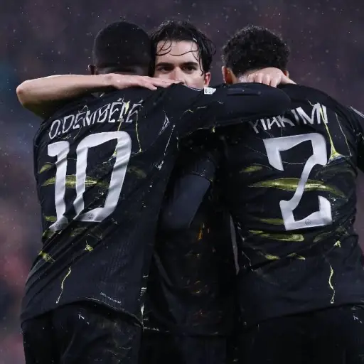 El PSG de Willian Pacho clasifica a semifinales de la Champions League tras vencer al Liverpool en Anfield