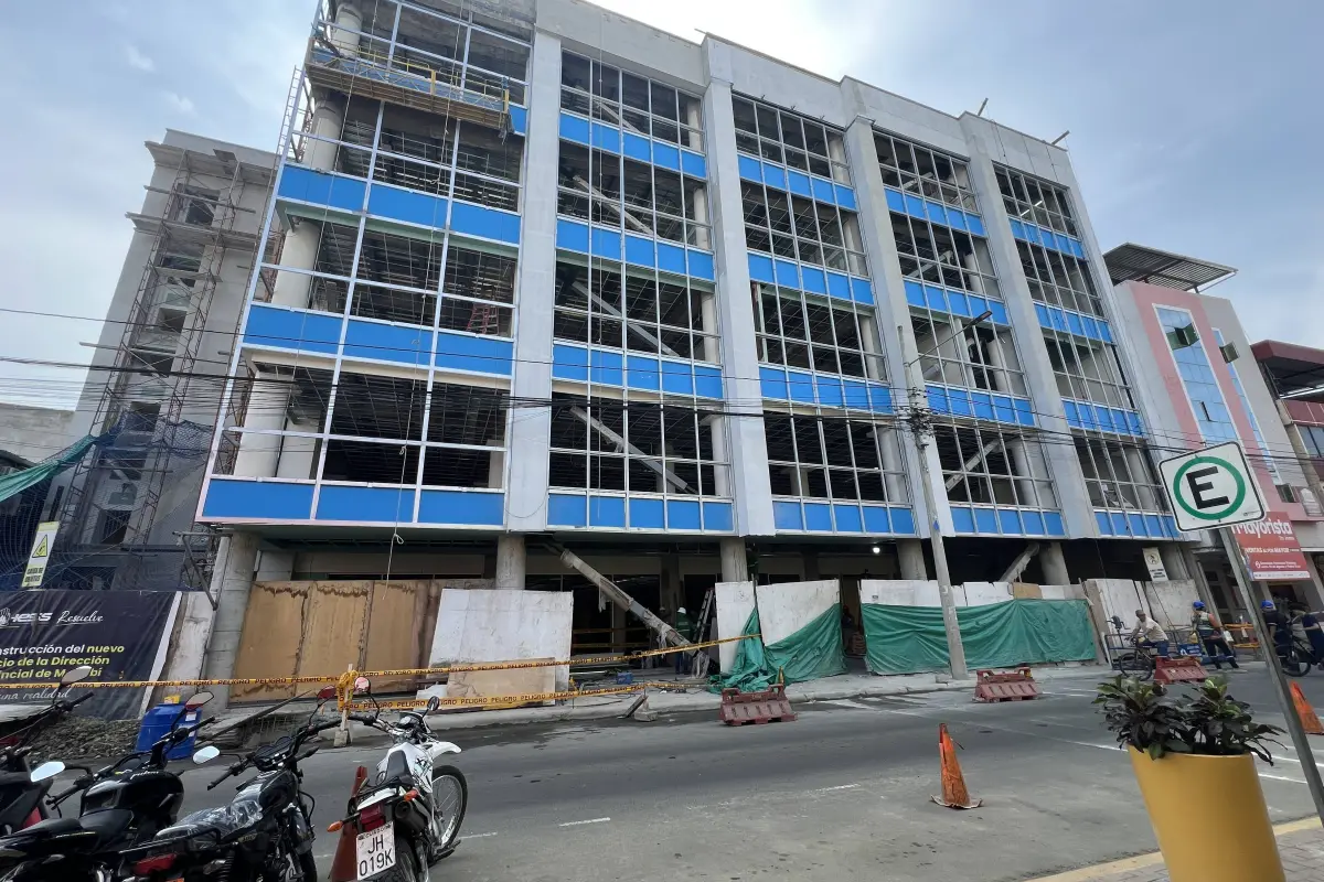 El edificio del IESS recién se empezó a construir en agosto del 2025, más de 9 años después del 16A., El Diario