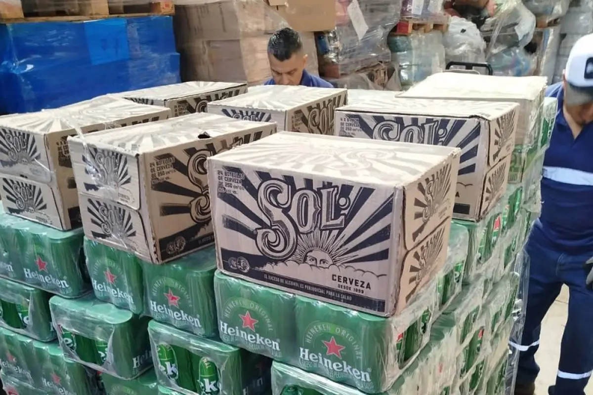 Cervezas de al menos cuatro marcas entre nacionales e importadas fueron las decomisadas en Quito., Foto: Senae