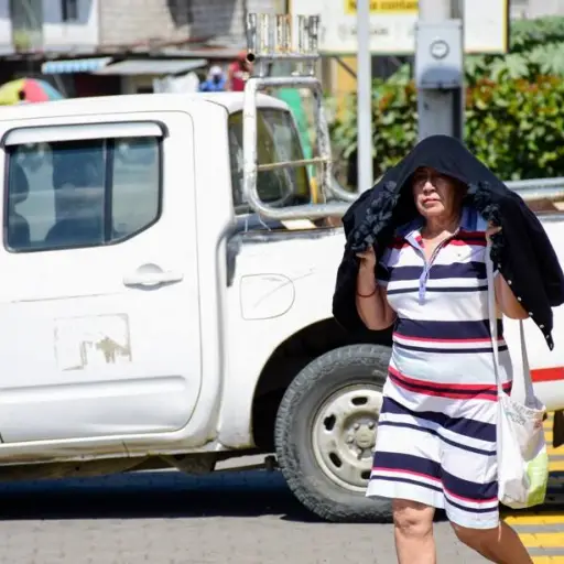 Sobrevivir al sol en Portoviejo: bastan 30 minutos de exposición para sufrir un ‘golpe de calor’