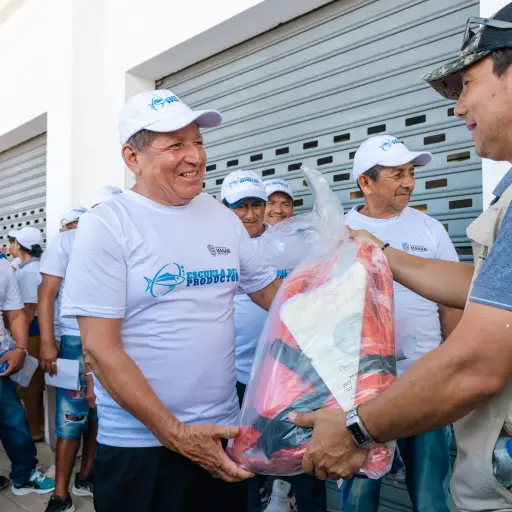 Más de 260 beneficiarios en Manta y Jaramijó: Prefectura fortalece el sector pesquero artesanal con equipos especializados