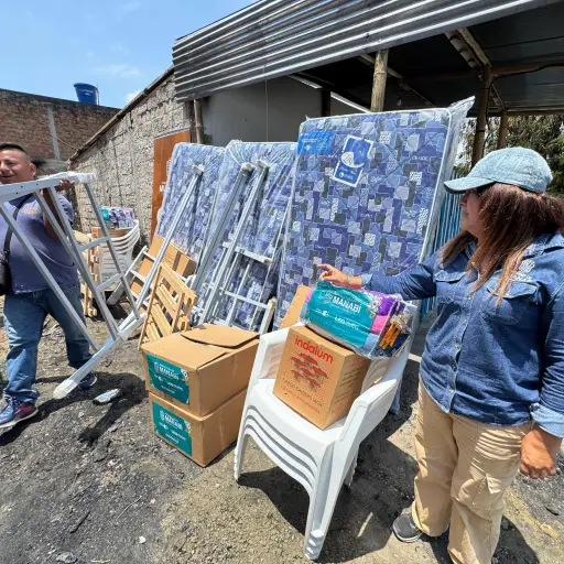 Brindan ayuda humanitaria a familias afectadas por incendio
