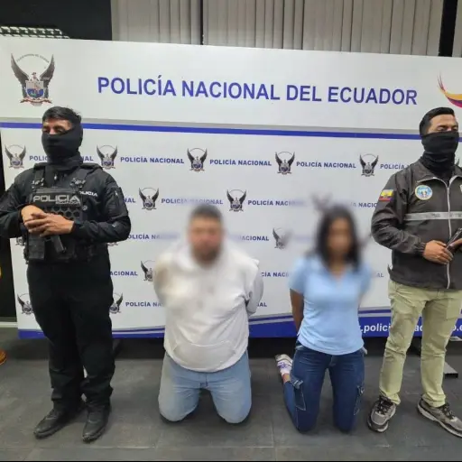 Policía detiene a dos extranjeros por extorsión en Tungurahua