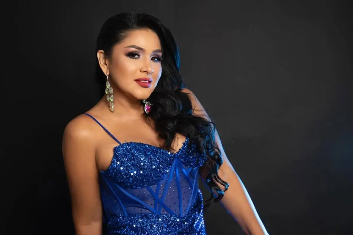 Lila Flores