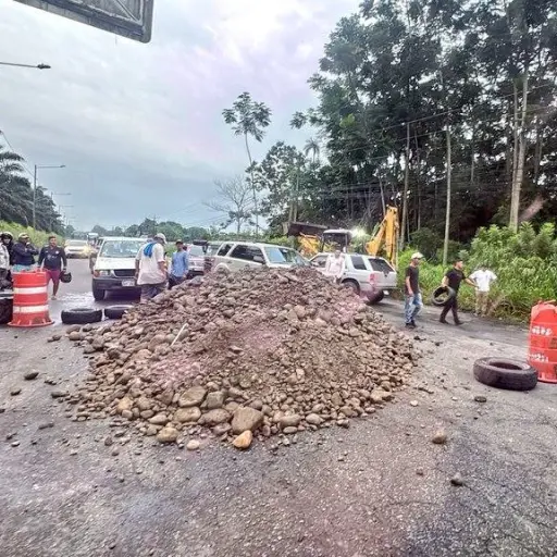 Quevedo registra cierre temporal de la carretera a Valencia por reclamos ciudadanos
