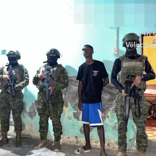 Capturan a alias “El Toro”, presunto integrante de Los Lobos, en operativo militar en Posorja