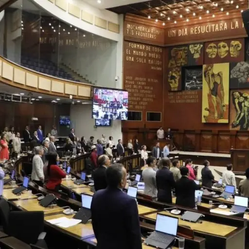 Niels Olsen defiende el gasto de 30 mil dólares para llevar la Asamblea Nacional a varias provincias de Ecuador