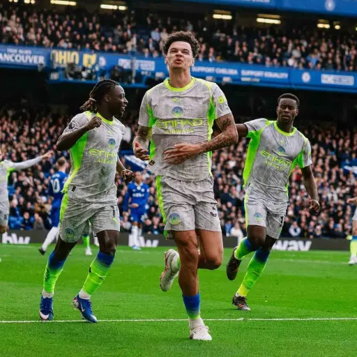 Moisés Caicedo no pudo evitar la derrota del Chelsea por 0-3 frente al Manchester City