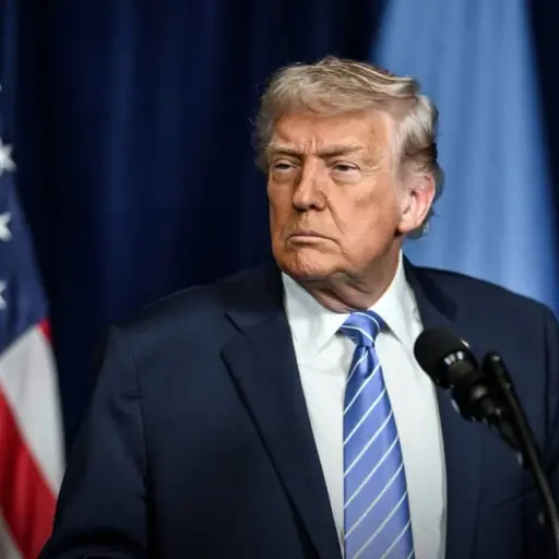 Donald Trump impondrá aranceles del 50% a países que envíen armas a Irán