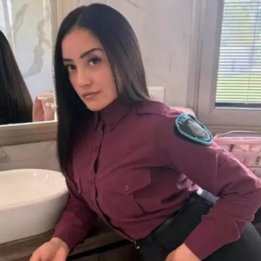 ¡Adiós al uniforme! La expolicía de Argentina que ahora gana millones tras ser despedida por sus fotos prohibidas