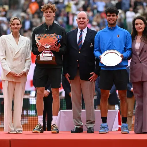 Carlos Alcaraz reconoce superioridad de Jannik Sinner en final de Montecarlo