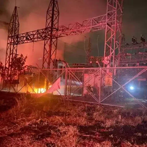 Incendio en subestación eléctrica provoca cortes de luz en Santa Elena