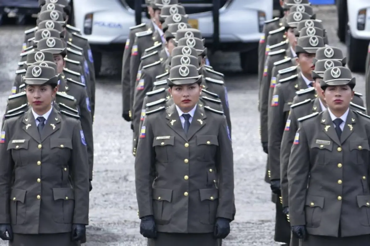 Requisitos y perfiles para el nuevo ingreso de especialistas a la Policía Nacional en Ecuador.