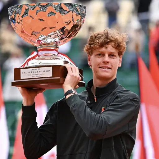 Jannik Sinner lidera el ranking mundial ATP y desplaza a Carlos Alcaraz tras su título en Montecarlo