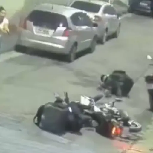 Dos ladrones eligieron a la víctima equivocada en São Paulo y terminaron muertos en media calle